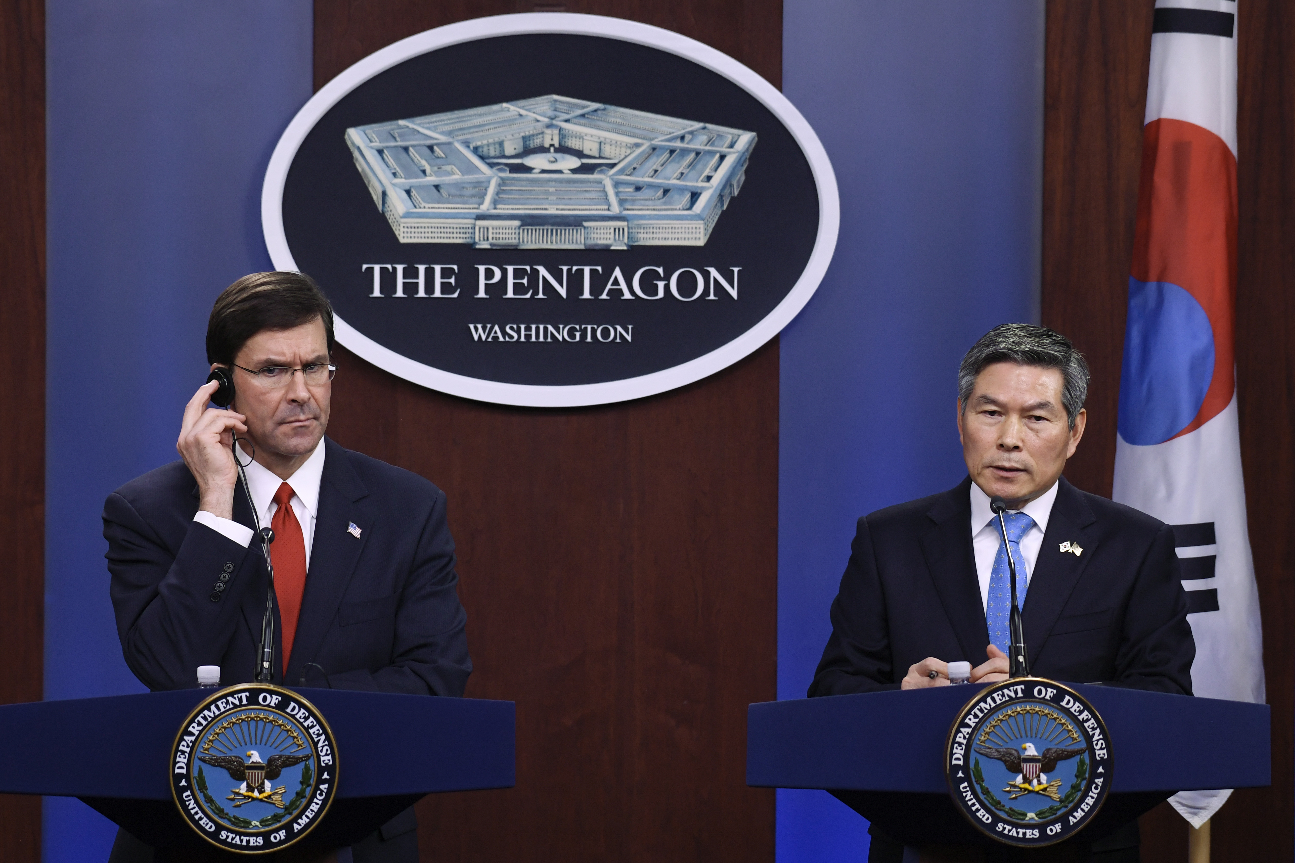 Mark Esper, Jeong Kyeong-doo
